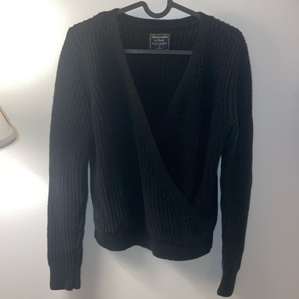 Abercrombie & Fitch Crossover Black Sweater